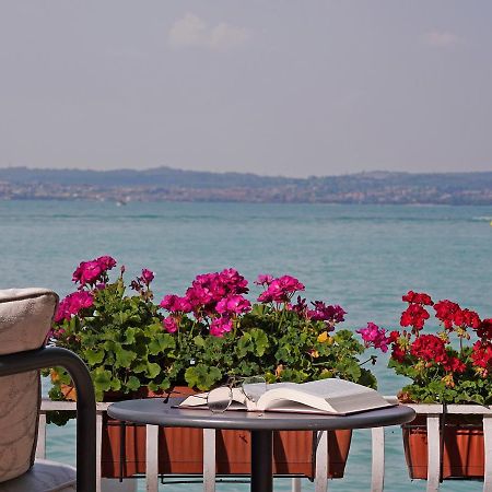 Hotel Marconi Sirmione Exterior foto